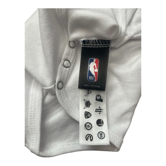 💙💛BRAND NWT Golden State WarriorS 🏀⛹️♂️ onesies (3 pack) size 3-6 months💛💙 - Picture 4 of 6